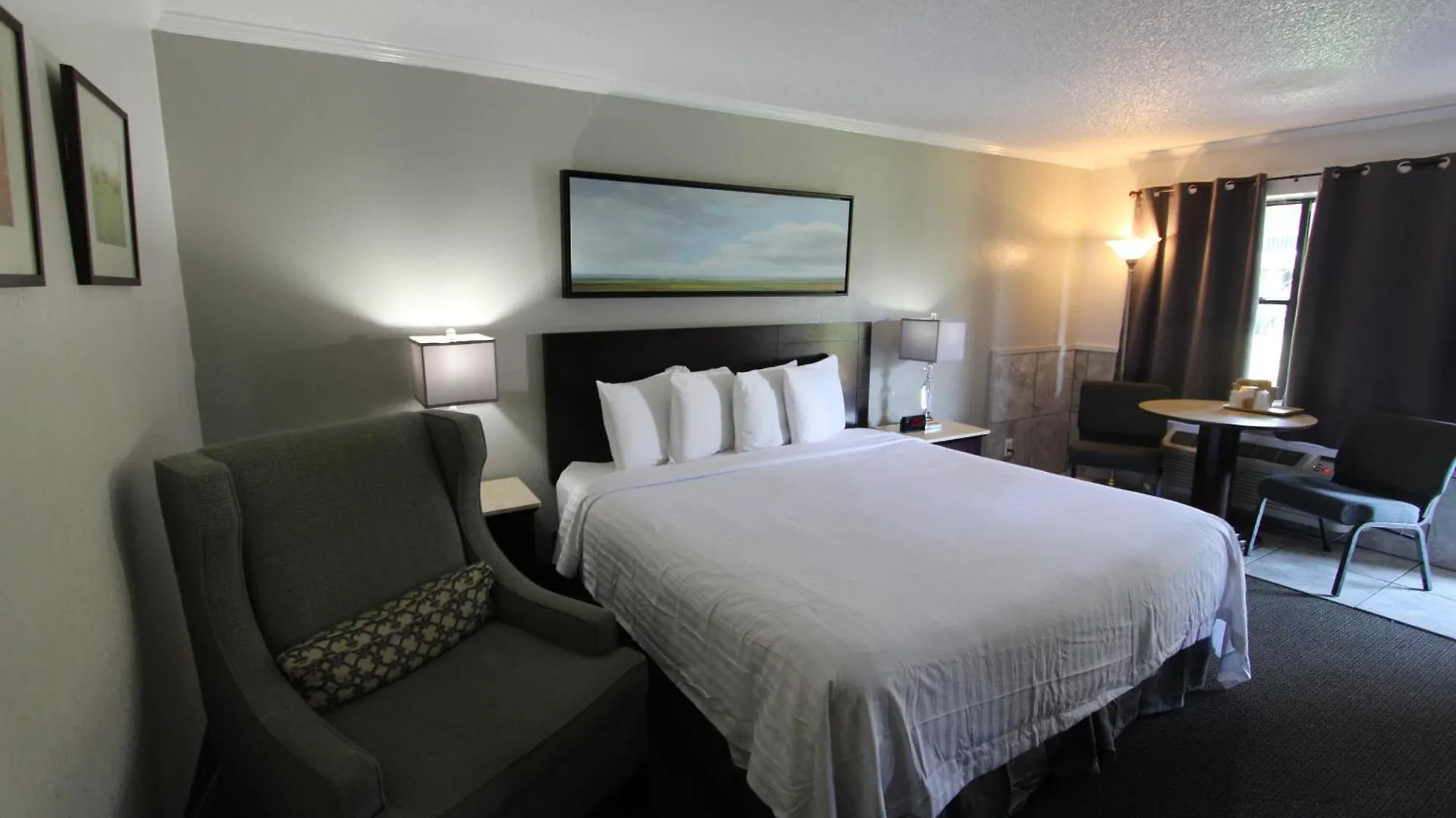 At Home Inn - Pensacola